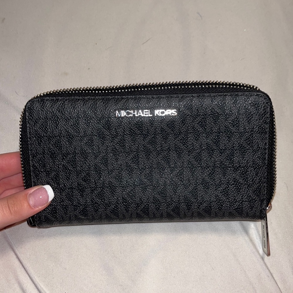 Michael Kors Smartphone Wallet